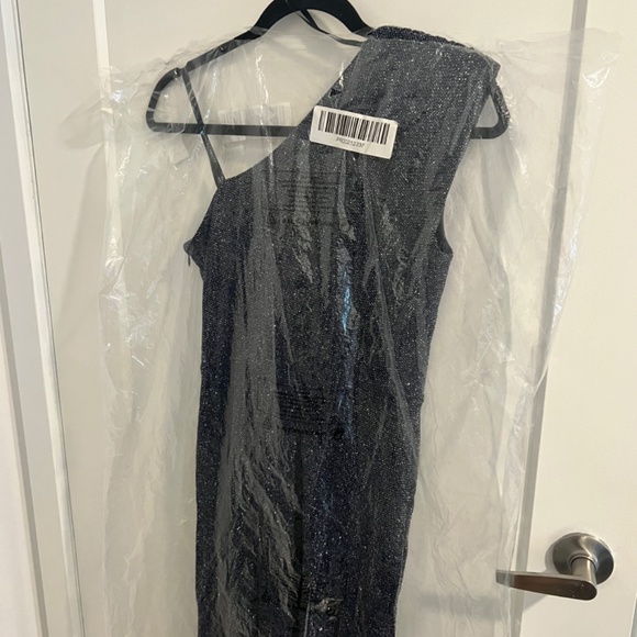 Vince Camuto Metallic One-Shoulder Gown - Picture 8 of 9
